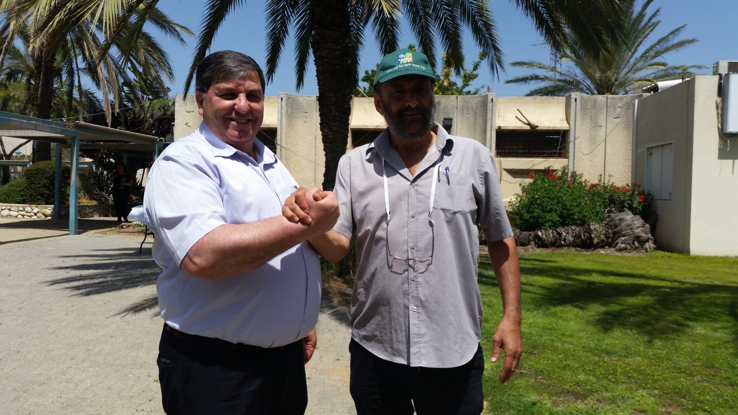 יור קק"ל דני עטר וראש המועצה האזורית חוף אשקלון יאיר פרג'ון