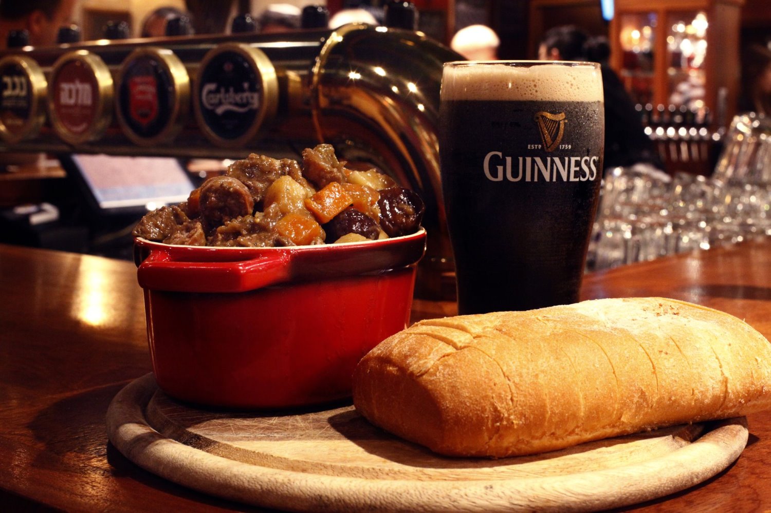 בירה וקדירה באוסקר ווילד. צילום: אפיק גבאי