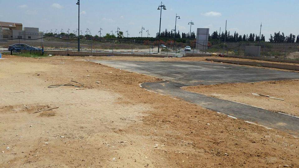 חצר בית הספר