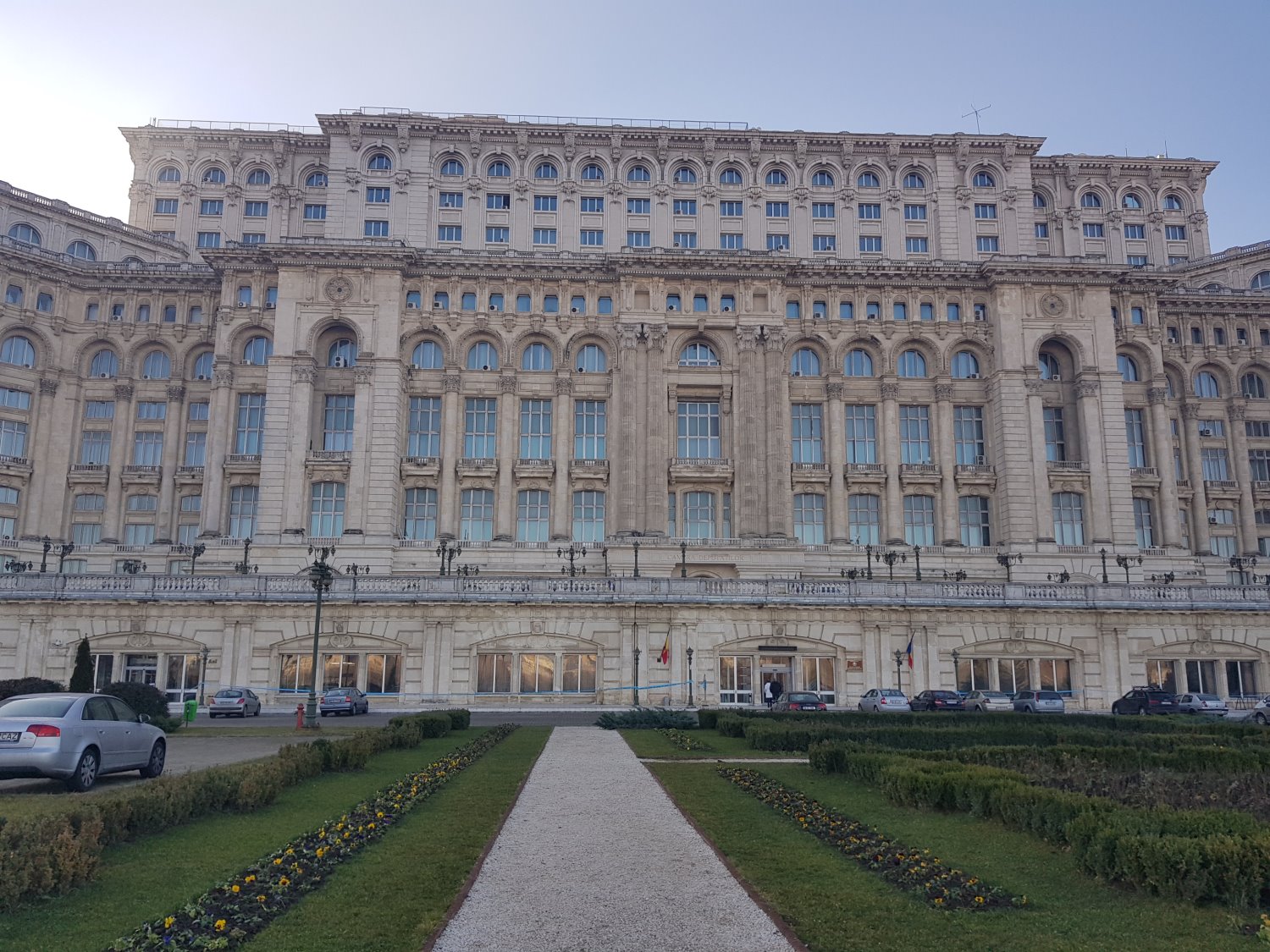 ארמון הפרלמנט- אלדה נתנאל