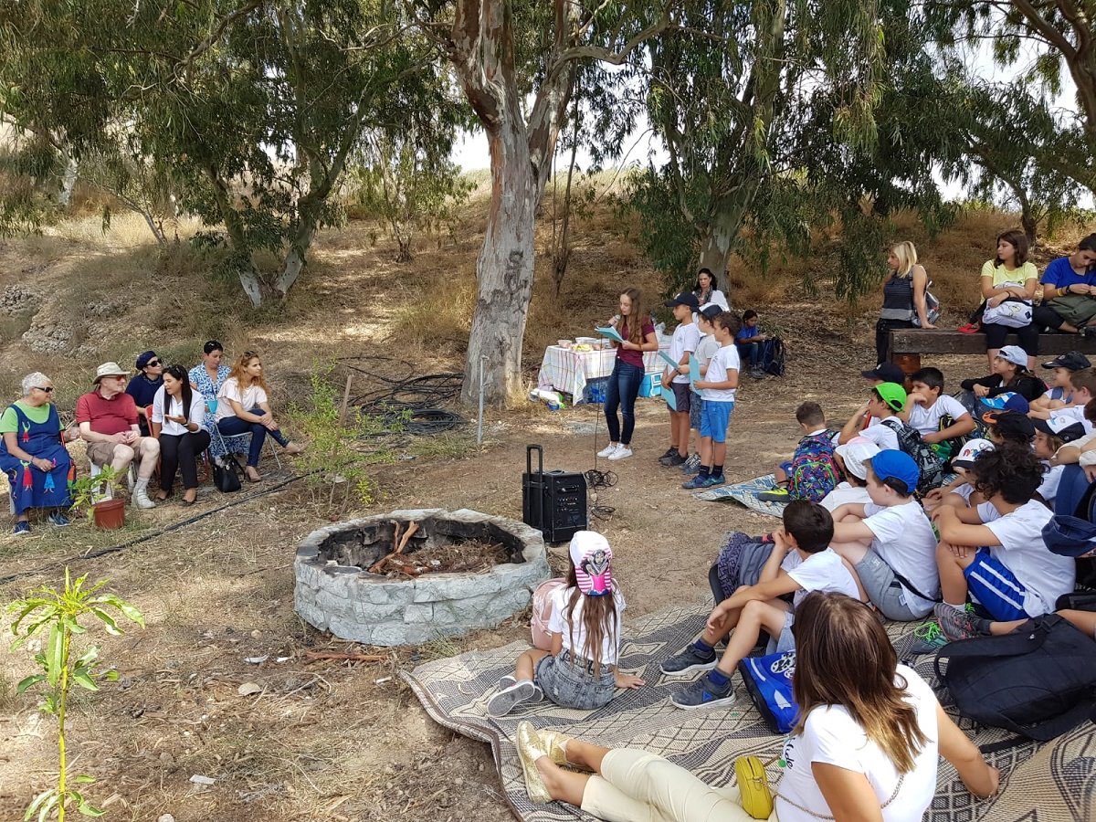 מייצג אומנותי שביל האור צילום יאיר הרוש