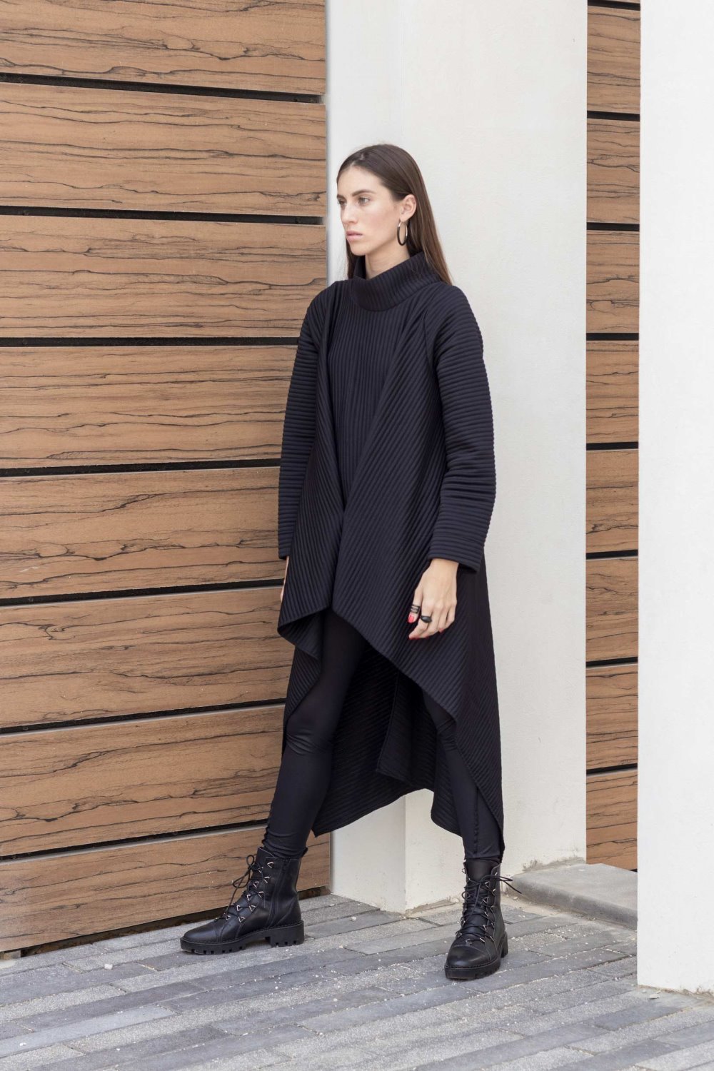 עליונית שחורה של המותג ציפורקין, 770 שקלים לפני הנחה. צילום: טל רביב