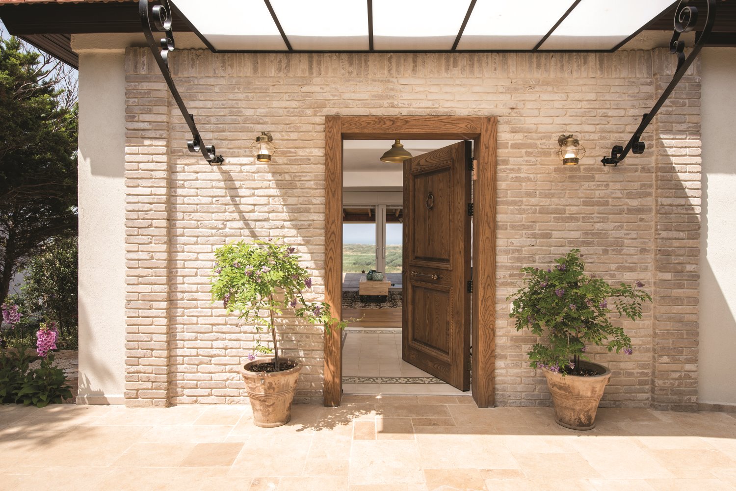 פרויקט בסגנון ים תיכוני של ליאת הדס, בעלת משרד לאדריכלות ועיצוב, מחברת "חיים ים תיכוניים". צילום: אביב קורט