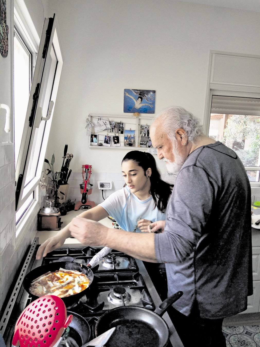 שקשוקה דור 3. סבא פיני עם הנכדה אלי