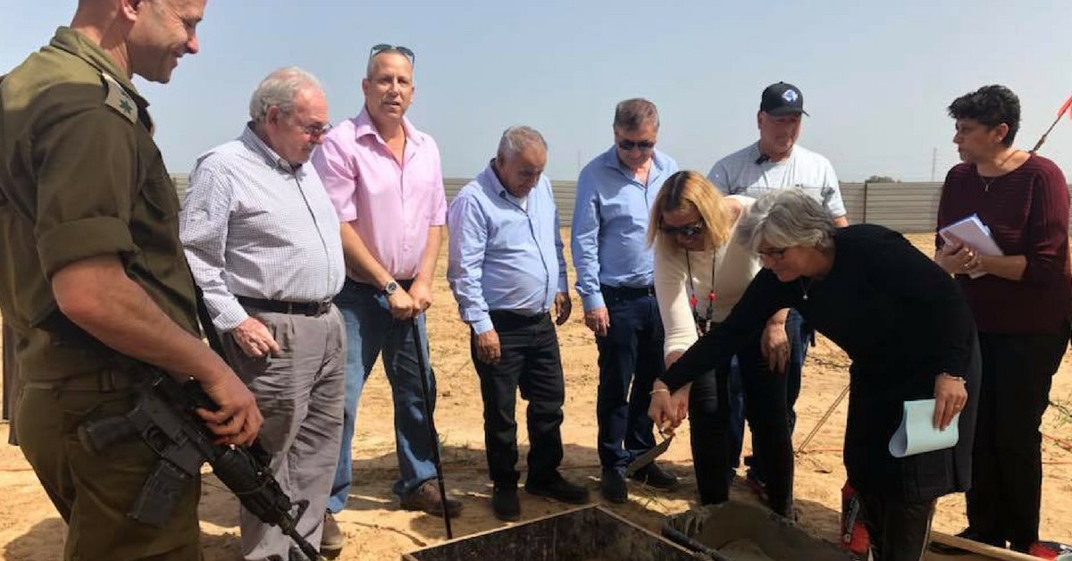 מקדשים את החיים ואת החינוך. מניחים את אבן הפינה, צילום: מועצת אשכול