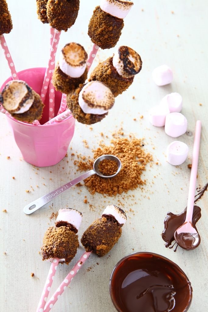 מרשמלו עם שוקולד ופירורי לוטוס. צילום: יחצ כרמית 