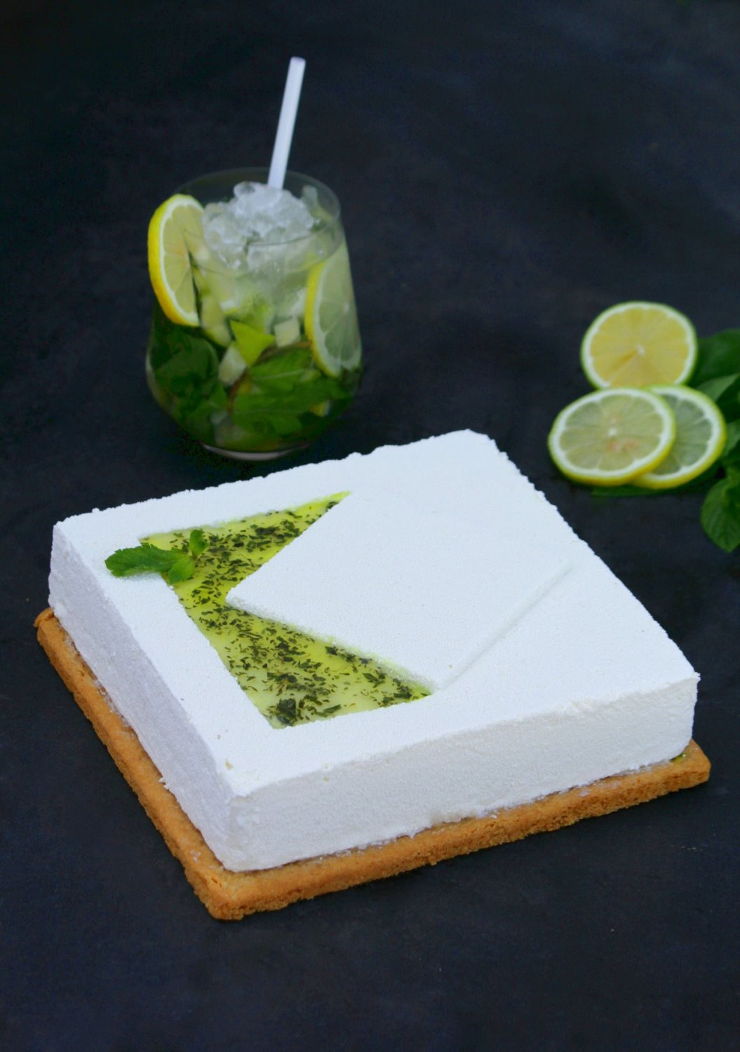 עוגת מוס מסקרפונה מוחיטו של ג'ייקובס. צילום: בר אופק