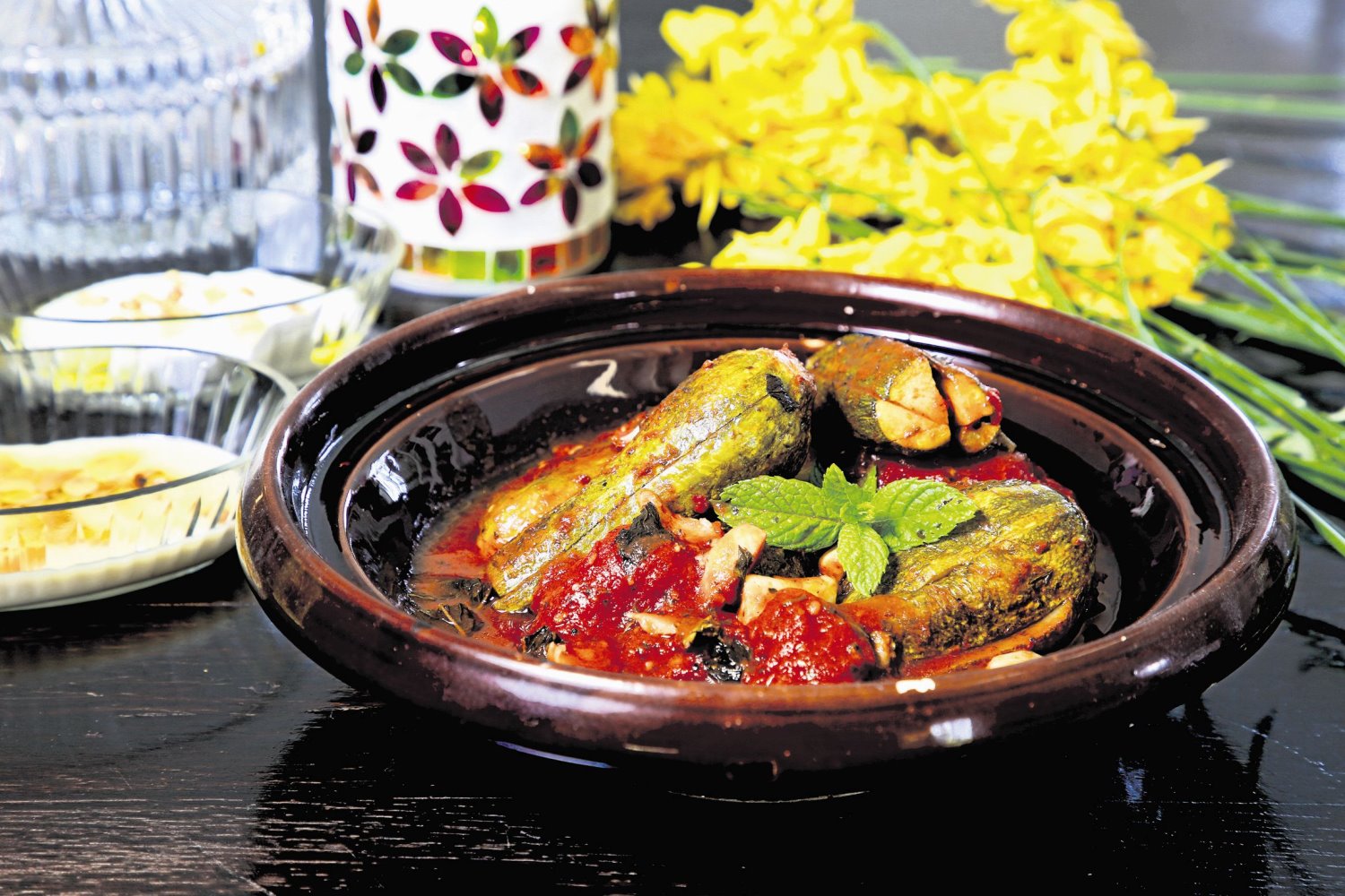 קישואי בלאדי ברוטב עגבניות שרי. צילום: ריאן