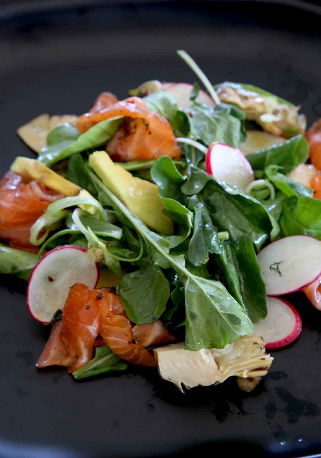 סלט סלמון כבוש וחברים. צילום: ריאן