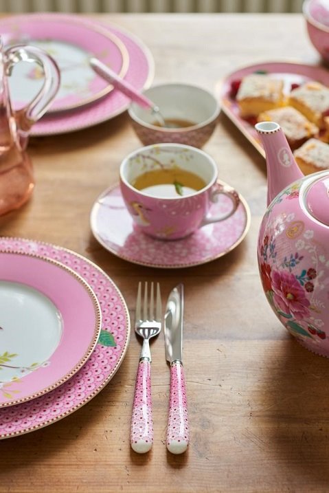 סט סכו"ם ורוד STUDIO PIP. צילום: עדי קראוס