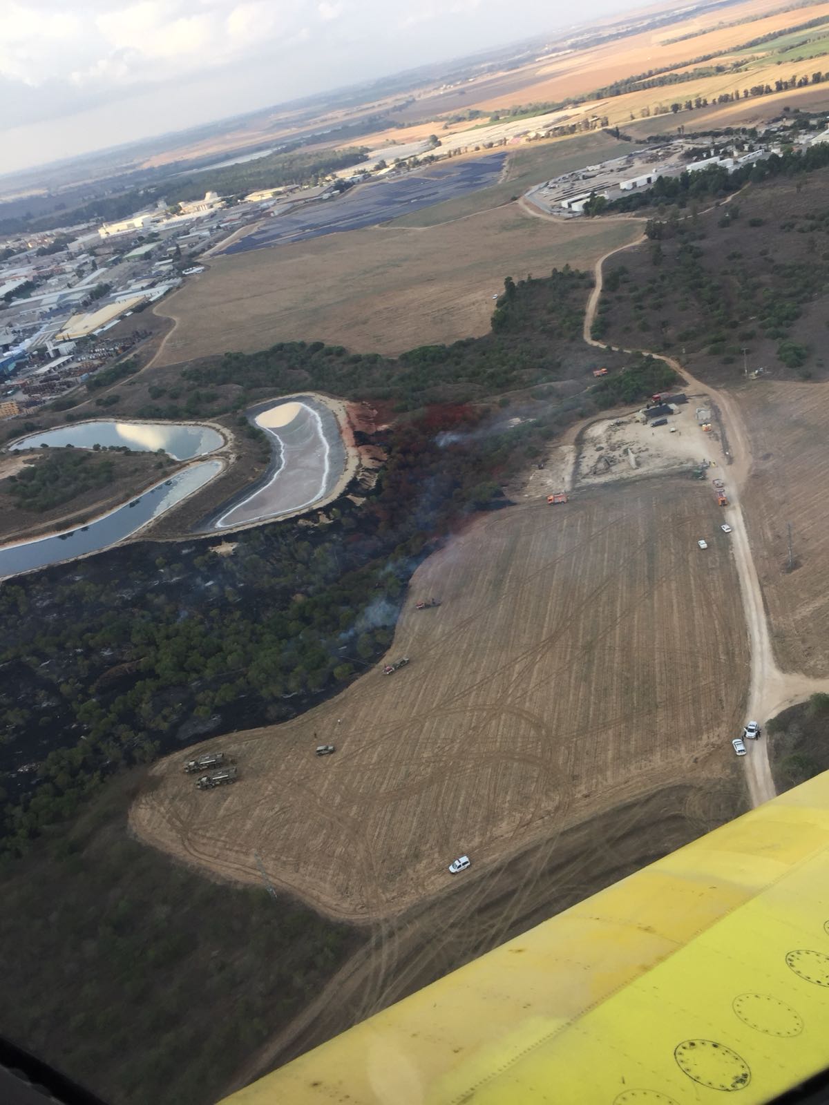 צילום ממטוס הכיבוי-שריפה בגבים