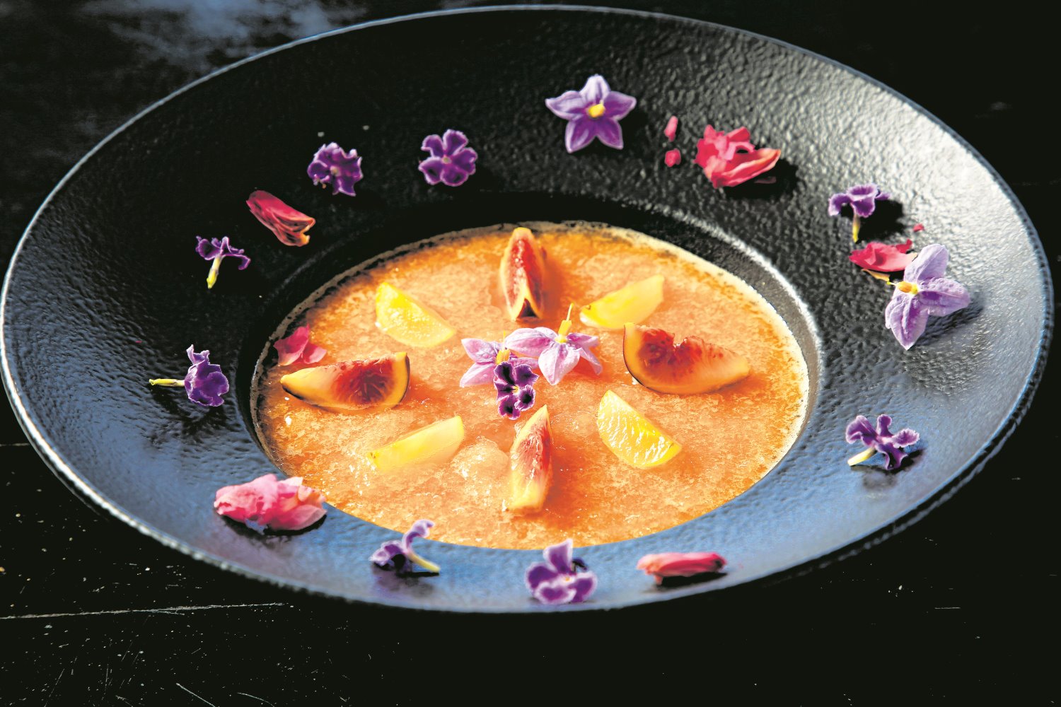 מרק מלון ומנגו עם טוויסט מפתיע | צילום: ריאן