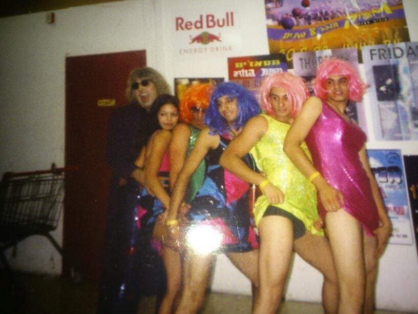 דאדי והשרלילות, מופע סוף הערב הקבוע במטרוק חצור | קרדיט: לי אמנו