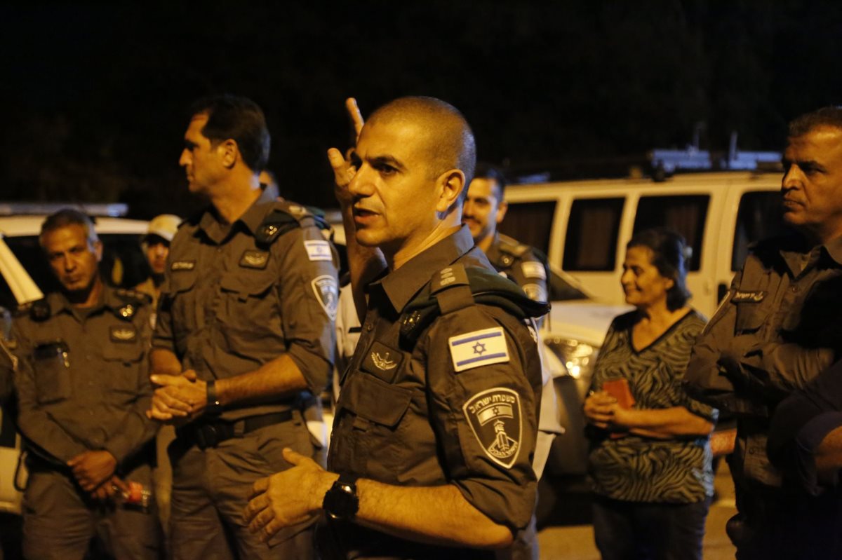 מפקד מג"ב דרום נצ"מ תומר אלדר לצד מפקד מג"ב ניצב אמיר כהן