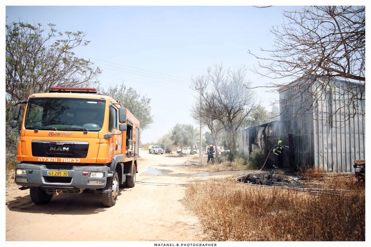 כוחות כיבוי האש בזירה. קרדיט - מתנאל בושרי