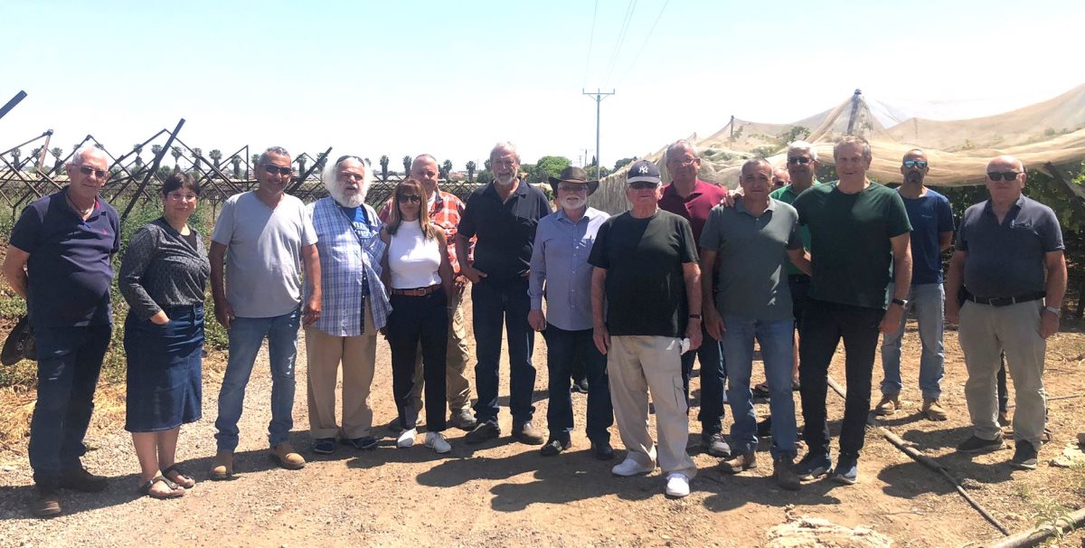 המשלחת -צילום  ארגון מגדלי הפירות 