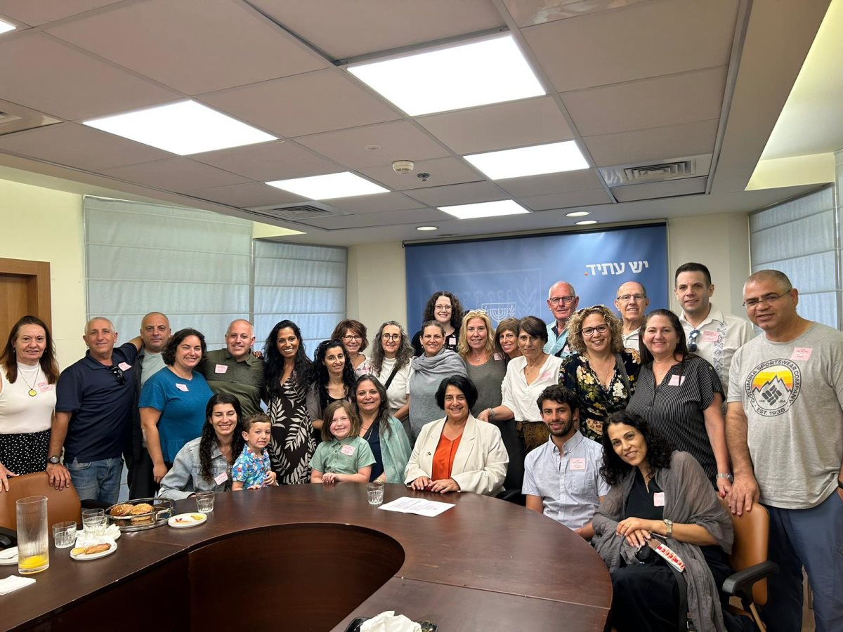 עם מטי הרכבי צרפתי בכנסת