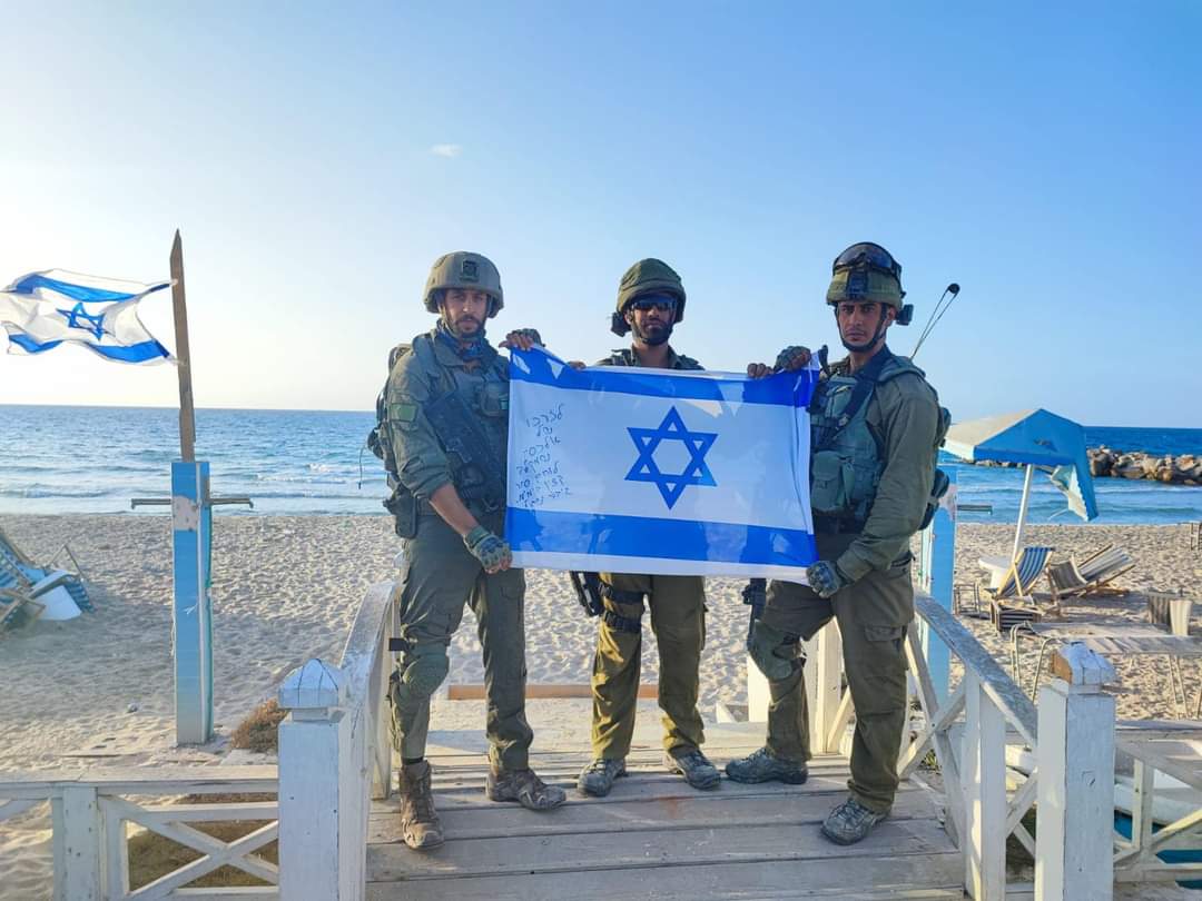 עידן עמדי וחבריו ליחידה בעזה