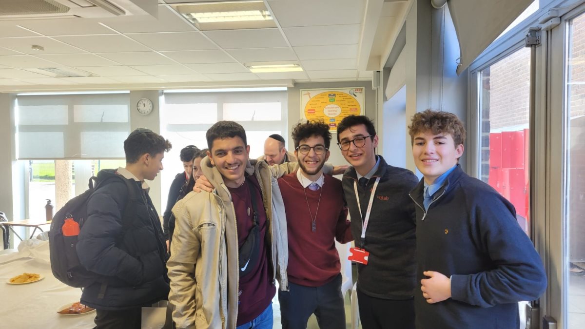 דוברות  והסברה חוף אשקלון