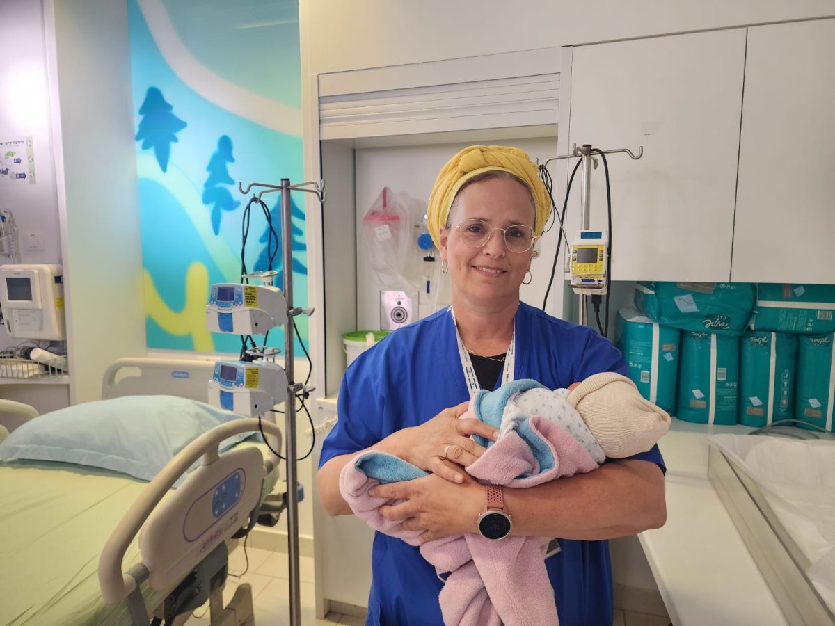 המיילדת נטע בן עמי