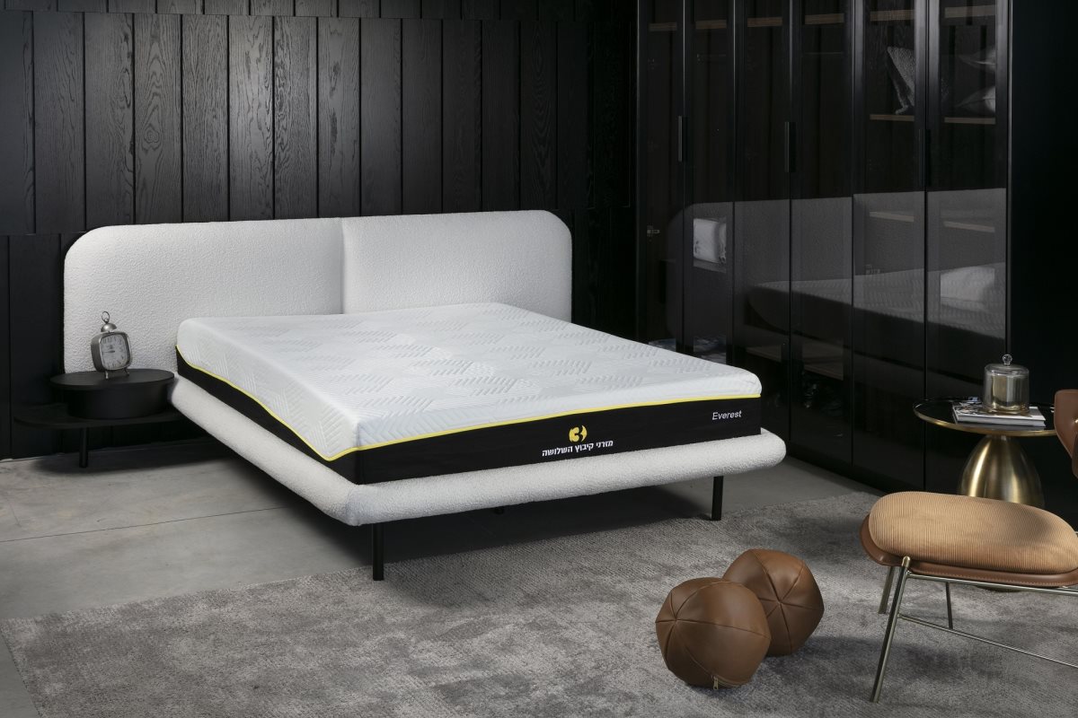 מזרן ויסקו קיבוץ השלושה צילום אלעד גונן (1)