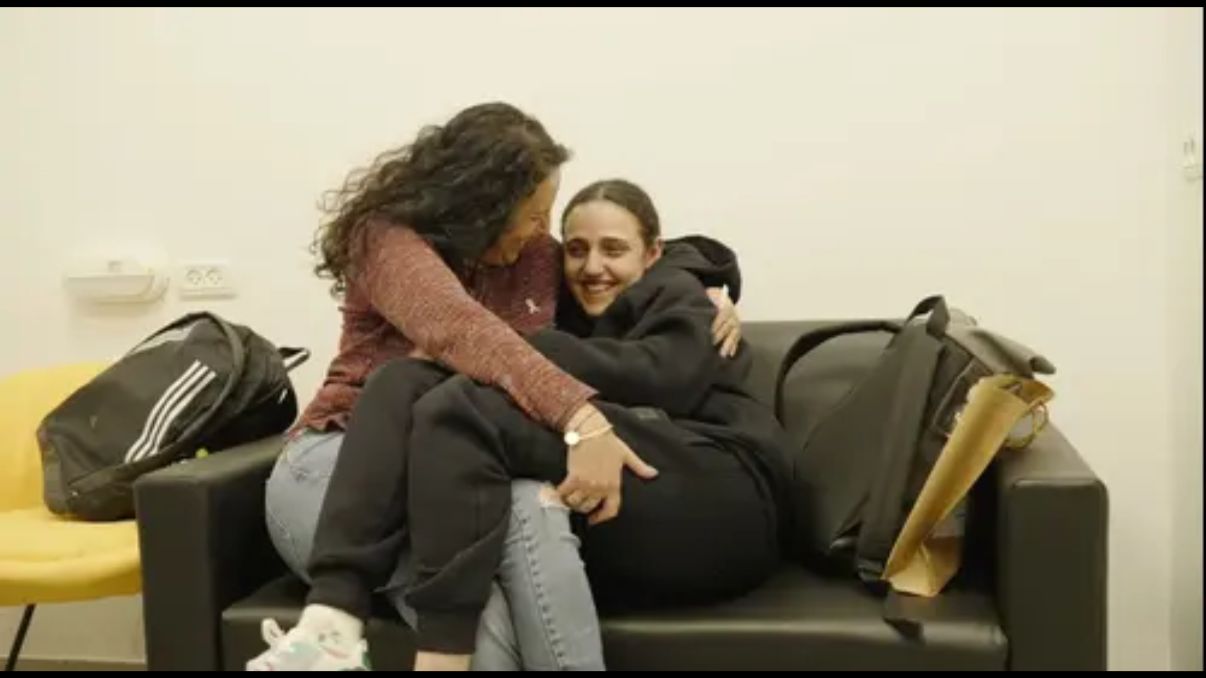 רומי גונן עם אמא 