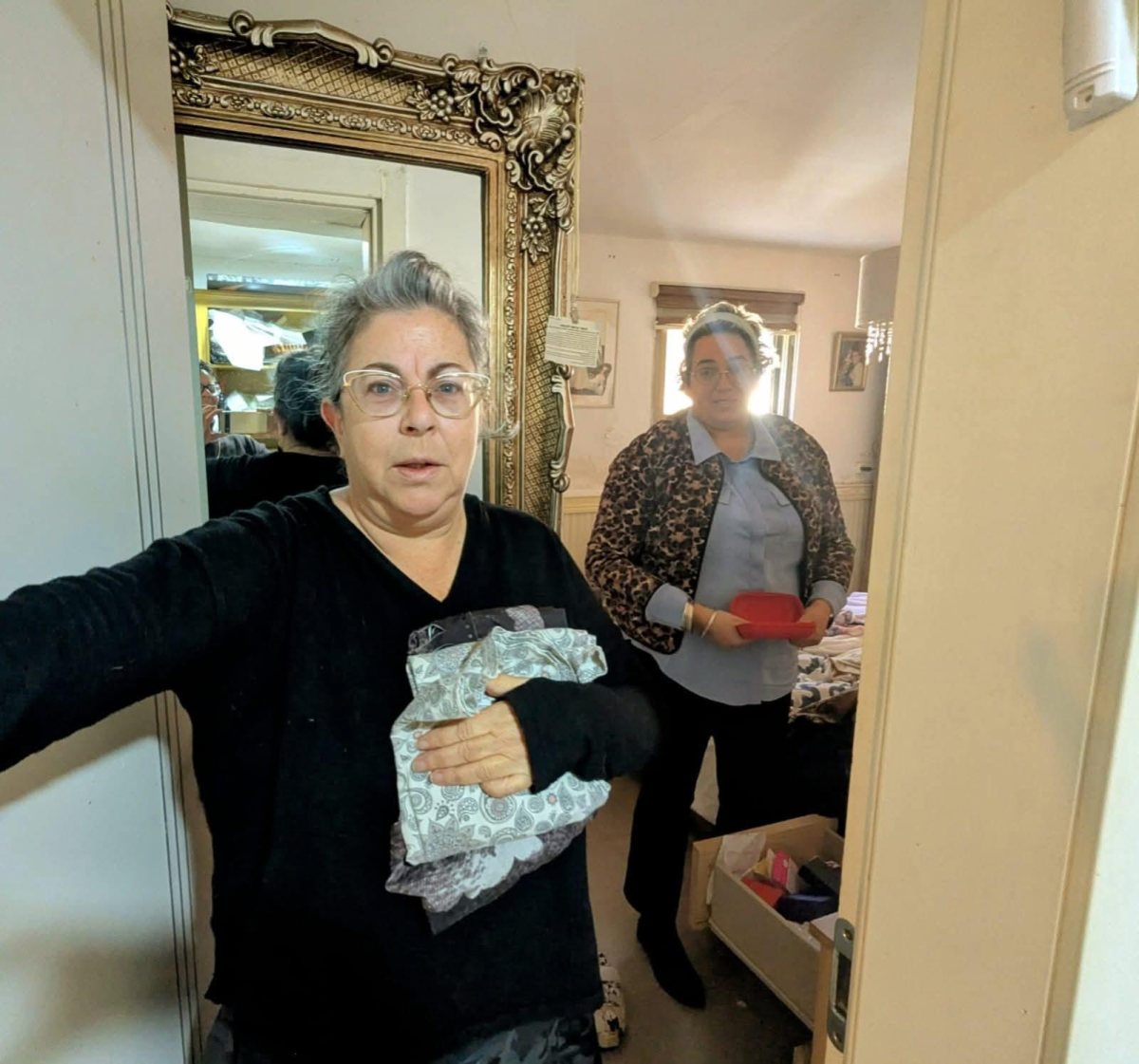 שרית וינו אלעד וטלי חדד נפגשו באופקים. צילום: מתוךפייסבוק