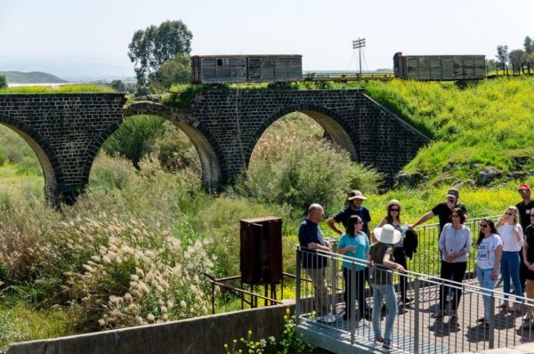 קרדיט: נהריים בגשר