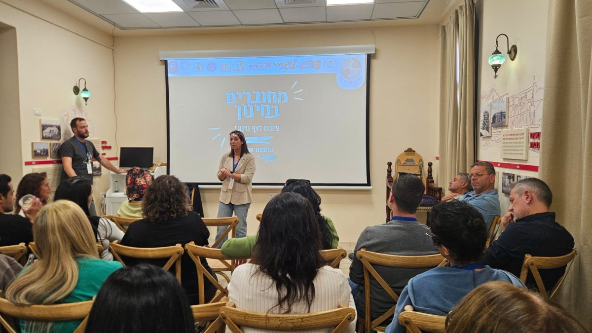 דוברות והסברה חוף אשקלון