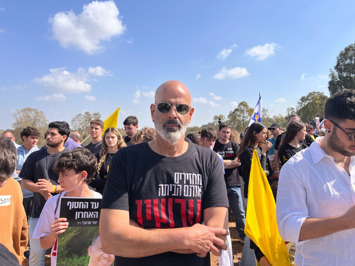 גל כהן, מזכיר קיבוץ בארי: 