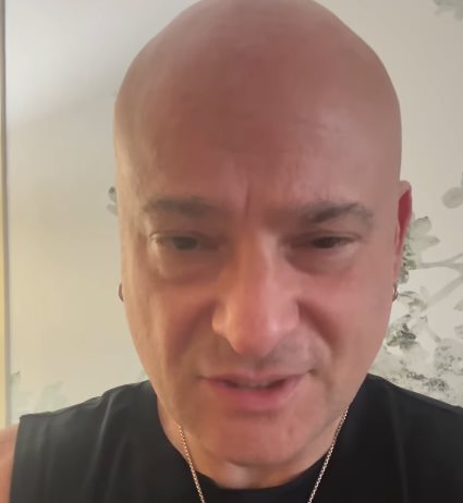 סולן הלהקה דיסטרבד