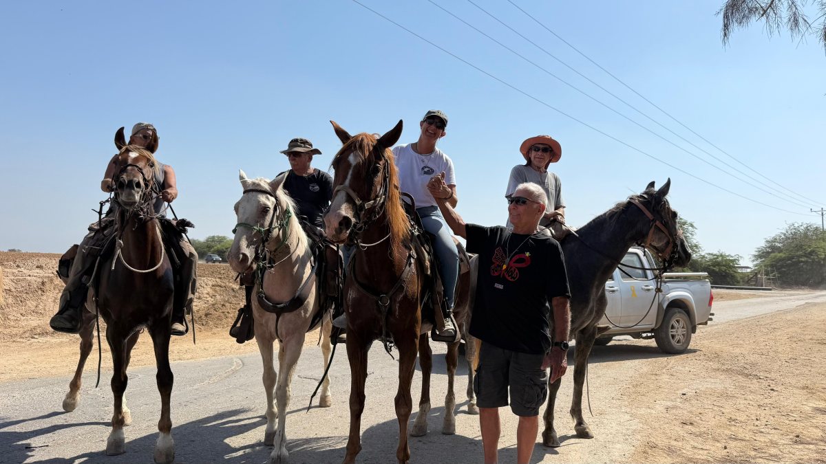גדי מוזס לצד ביתו מורן צילום דוברות ניר עוז