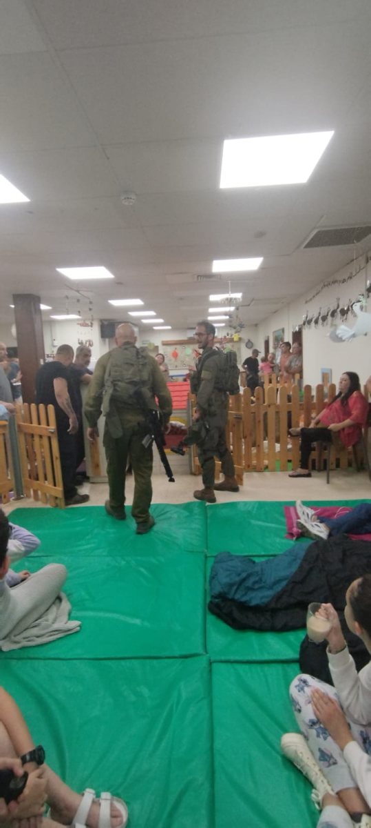 תמונה מהגן בליל ה 7-10 - באדיבות קיבוץ ניר יצחק