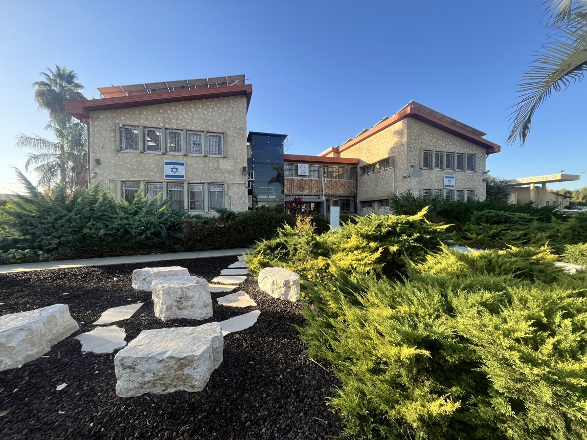 בניין המועצה האזורית יואב צילום: ארז ורדון