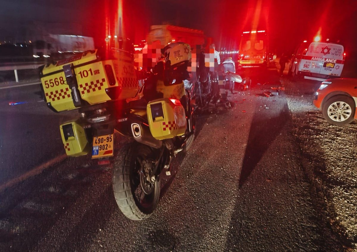 זירת התאונה בה נהרג השופט בני שגיא ז"ל (דוברות מד"א)