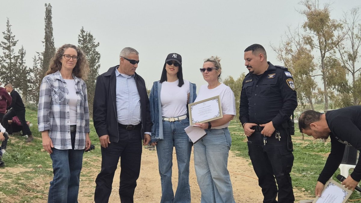 באדיבות קקל