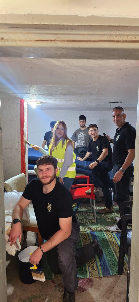 "אחד/ת משלנו"