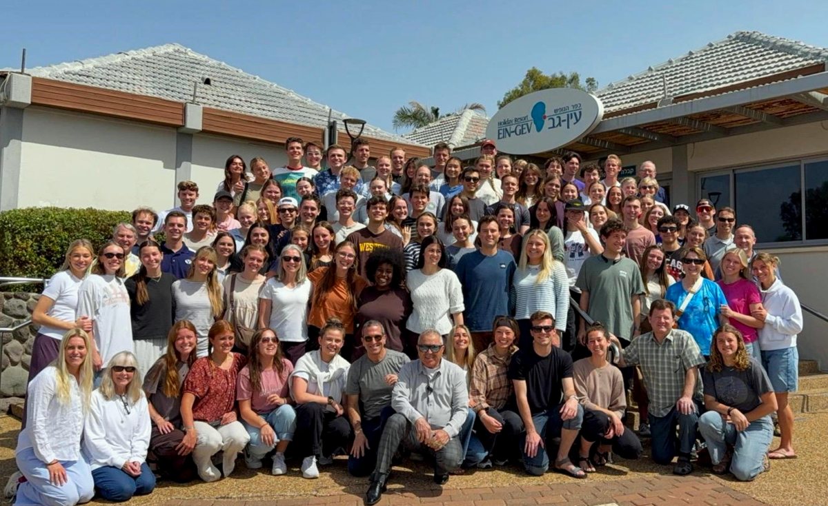 הסטודנטים המורמונים בכפר הנופש עין גב - צילום שמרית ברזילי, תיירות עין גב