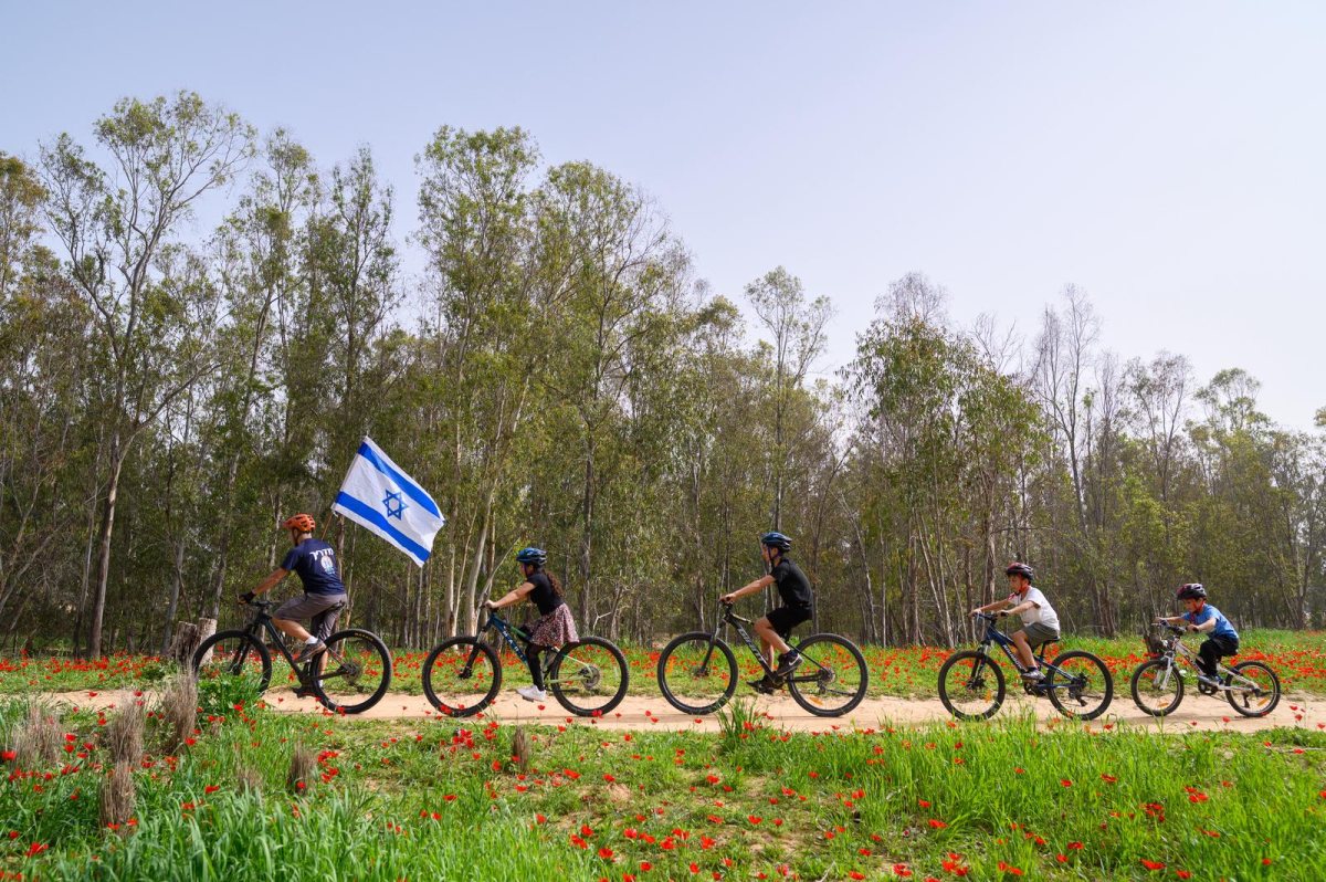 בתמונה: סיור רכיבה בעוטף. צילום: רון רחמים, מנהלת תקומה.