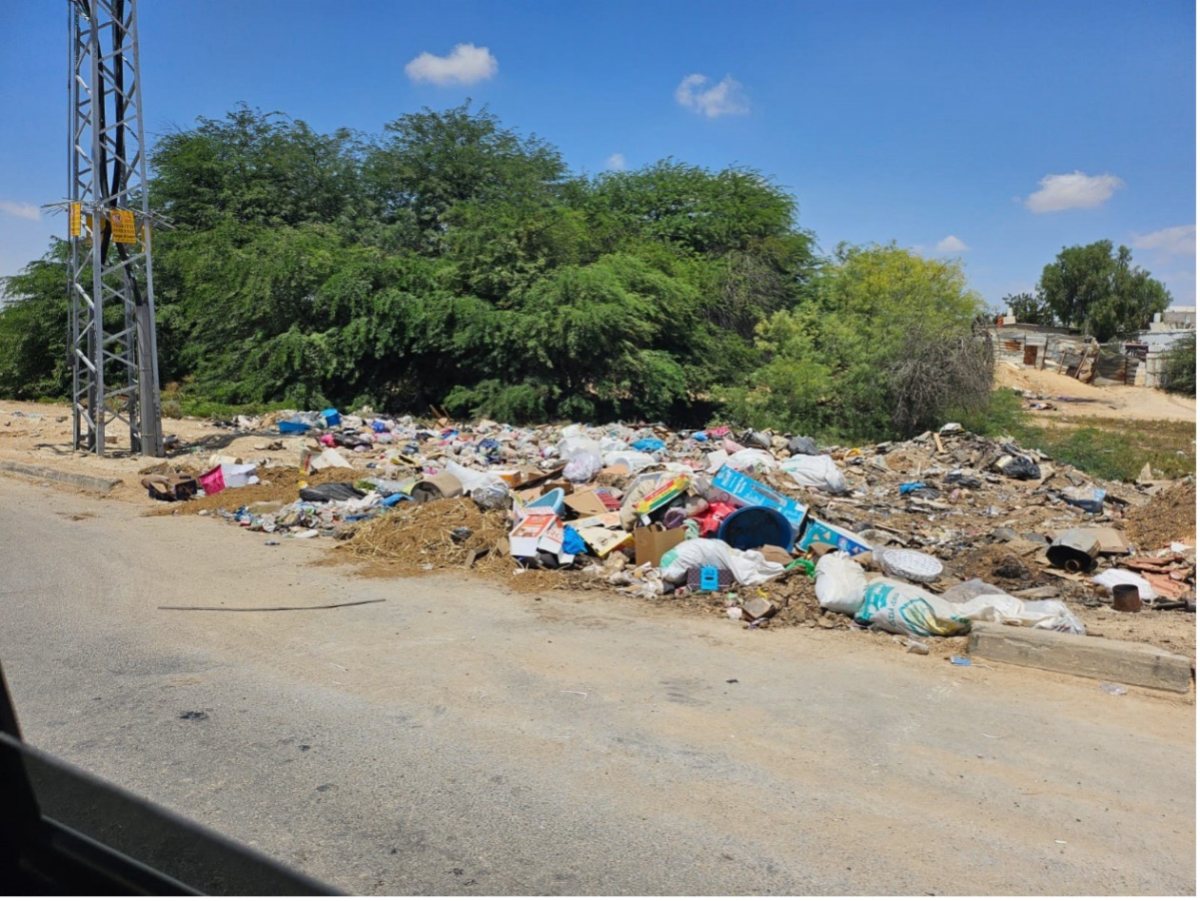 פסולת באזור תל שבע - צולם על ידי צוות הביקורת באוגוסט 2024 