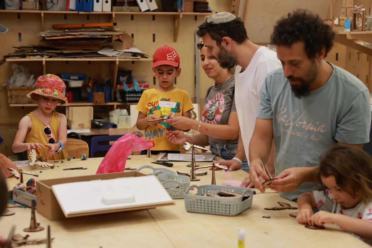 סדנת יצירה באירוע חיות הבר בערבה - צילום חממת הערבה