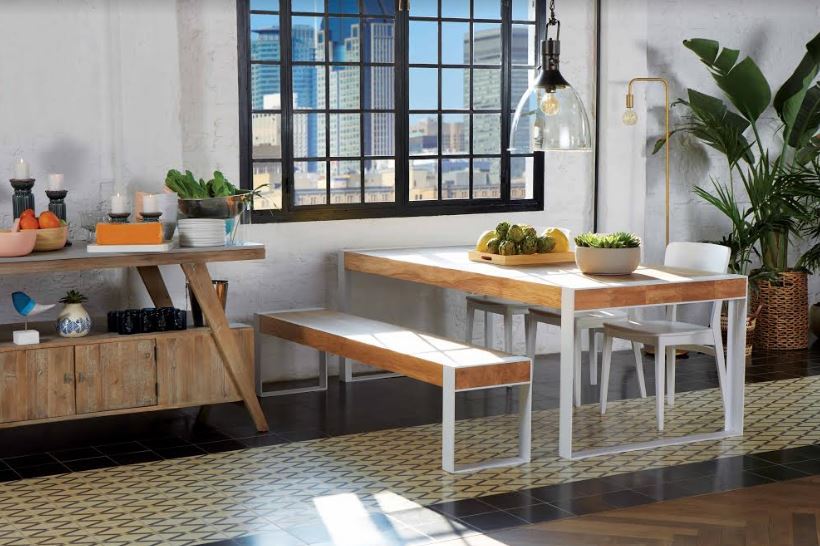 שילובי מתכת בריהוט שולחן אוכל ברשת_ביתילי. צילום: יורם אשהיים