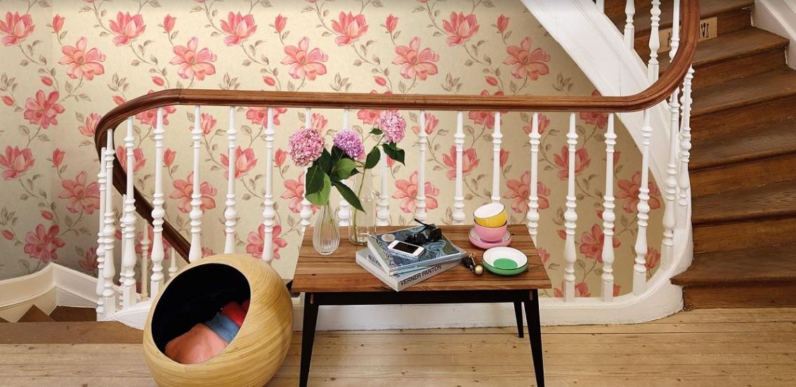 כמה שיותר פרחוני- קיץ 2017 טפט פרחוני ברשת כרמל floor design. צילום יח"צ.