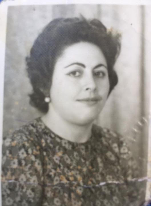 סבתא שלי, ממביבה, בצעירותה ובבגרותה