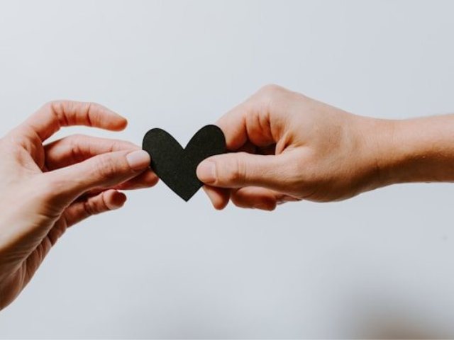 קרדיט-Photo by Kelly Sikkema on Unsplash