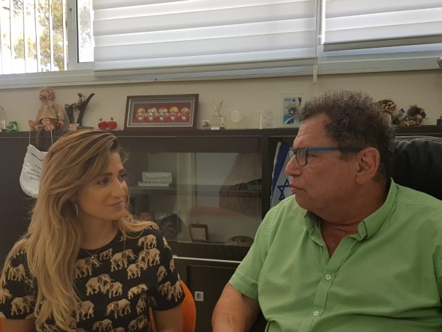 בצילום-מעוזיה וחיה