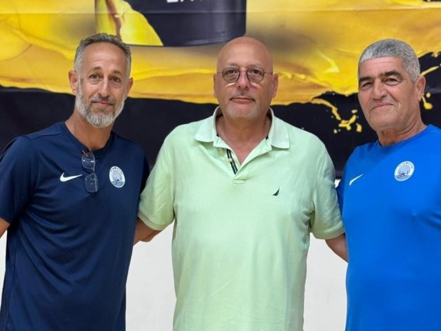 מימין טל רוסו, עמרי לוטן עמוס אריאל, מנכ"ל מועדון כדורסל עוטף דרום 