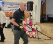 טקס זיכרון באביבים בצל ירי: “לא יעצרו אותנו מלזכור ולהיאבק על העתיד”