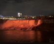 מחווה מרגשת במפלי הניאגרה: המפלים הוארו בכתום לזכר משפחת ביבס שנרצחו בשבי החמאס 
