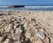 התפרקות המכולות מול חופי הדרום: המשרד להגנת הסביבה הוציא צו להביא לניקוי החופים והים מהפסולת שהתפזרה